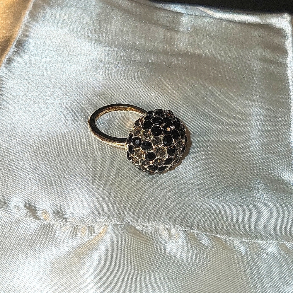 127. Silvertone Rhinestone Cocktail Ring Size 7.75